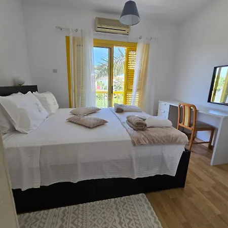 Lazuli Yellow House Nr 5 *