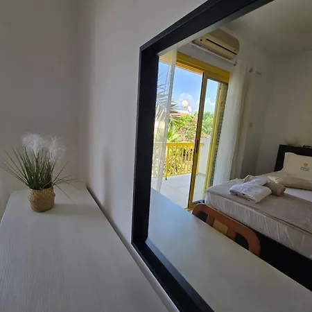 Lazuli Yellow House Nr 5