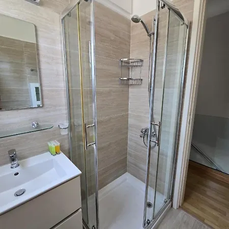 Lazuli Yellow House Nr 5 *