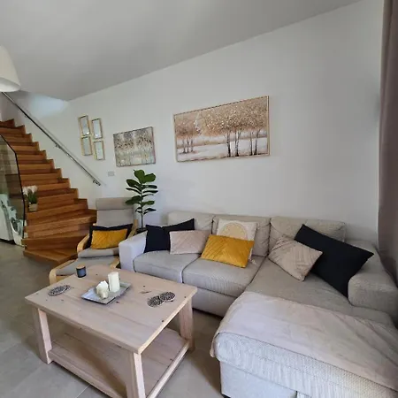 Casa vacanze Lazuli Yellow House Nr 5 Meneou