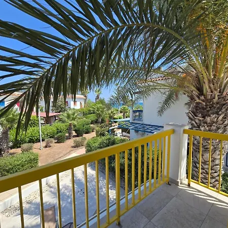 Casa de Férias Lazuli Yellow House Nr 5 *